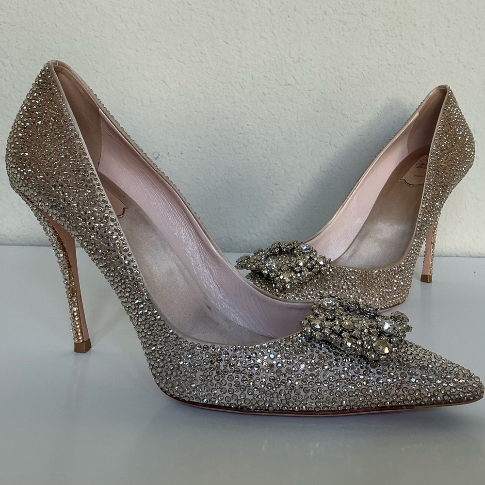 Roger Vivier Sparkling Crystal Embellished Pointed Heel 42